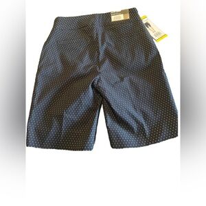 Hilary Radley NWT women’s waist Bermuda Shorts measurements in pictures